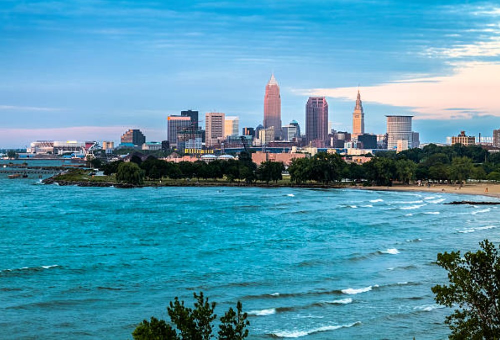 Cleveland_Ohio_Skyline_with_view_of_Lake_Erie Cleveland_Ohio_Skyline_with_view_of_Lake_Erie